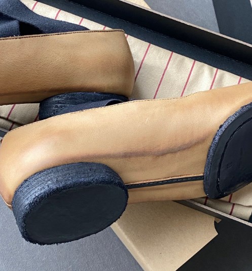 本革 上位モデル ハンドメイド パンプス ローヒール バレエシューズ クロスストラップ スクエア ローヒール エイジングウォッシュ 痛くない 歩きやすい レディース 走れる_4
