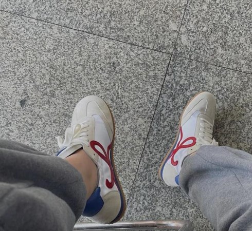 雲を歩くような極上の履き心地！夏向け本革ソフトソールダンス