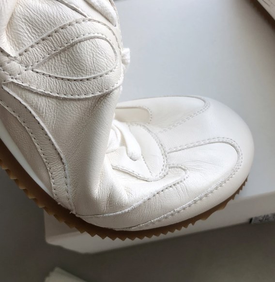 雲を歩くような極上の履き心地！夏向け本革ソフトソールダンス