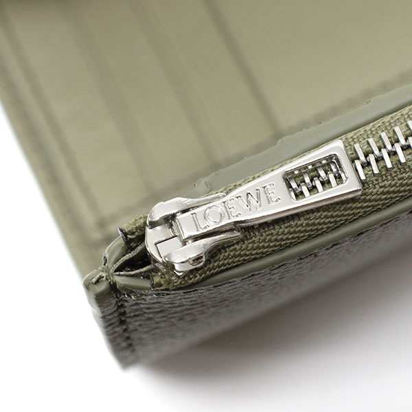 ロエベ LOEWE アナグラム バーティカル ウォレット スモール 三つ折り財布【ARTICHOKE GREEN】 C821S33X01  8593/【2023SS】l-wallet｜au PAY マーケット