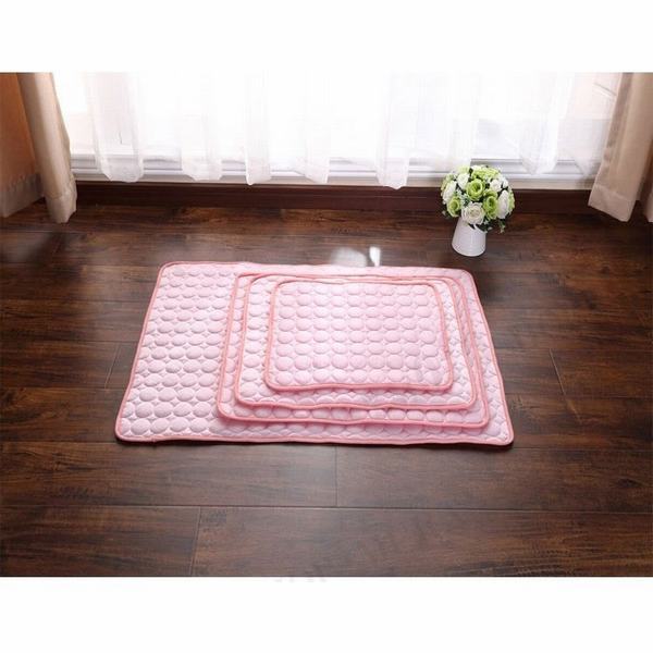 ペットマット 夏用 犬 猫 クールブランケット 冷却マット ひんやり マット ベッド 暑さ対策 夏 接触冷感 通気 ペット用品の通販はau Pay マーケット Smbosco