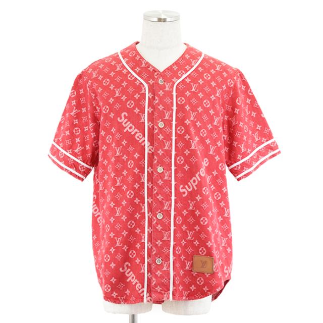 ルイ・ヴィトン × シュプリーム Wネーム コラボ オーバーサイズ デニム ベースボールシャツ モノグラム LV ロゴ コットン100％ トップス 半袖 メンズ サイズ S レッド ホワイト 赤 白 総柄 フランス製 LOUIS VUITTON × Supremeの通販はその他トップス