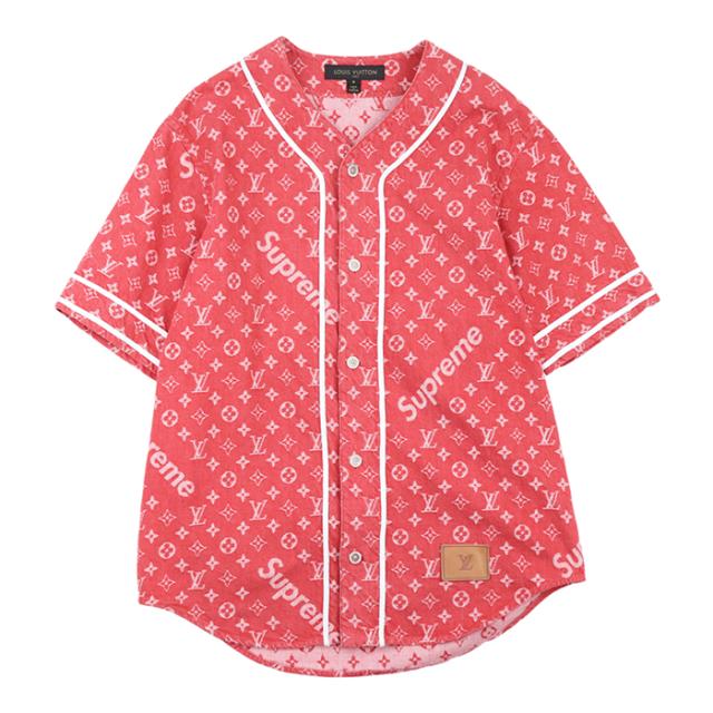ルイ・ヴィトン × シュプリーム Wネーム コラボ オーバーサイズ デニム ベースボールシャツ モノグラム LV ロゴ コットン100% トップス 半袖 メンズ サイズ S レッド ホワイト 赤 白 総柄 フランス製 LOUIS VUITTON × Supremeの通販は ルイ・ヴィトン × シュプリーム Wネーム コラボ オーバーサイズ デニム ベースボールシャツ モノグラム LV ロゴ コットン100% トップス 半袖 メンズ サイズ S レッド ホワイト 赤 白 総柄 フランス製 LOUIS VUITTON × Supremeの通販は