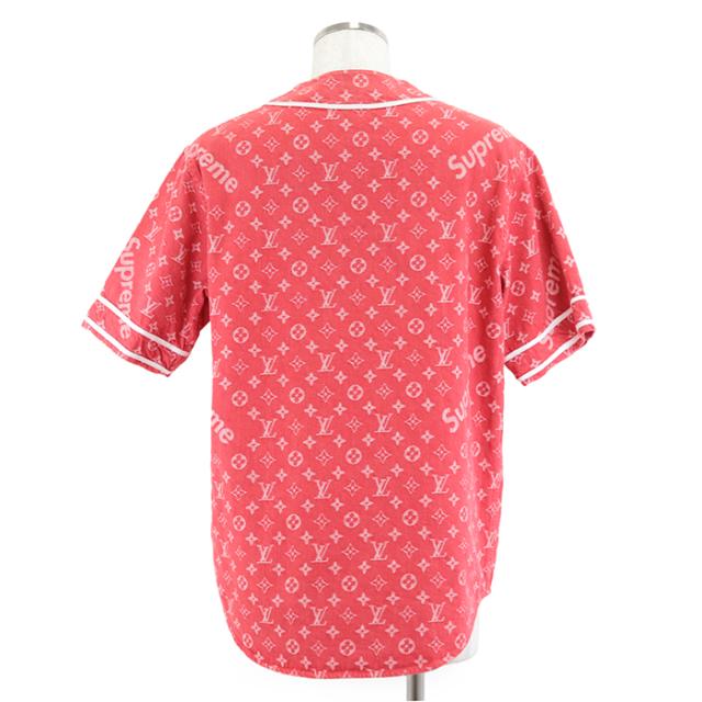 ルイ・ヴィトン × シュプリーム Wネーム コラボ オーバーサイズ デニム ベースボールシャツ モノグラム LV ロゴ コットン100% トップス 半袖 メンズ サイズ S レッド ホワイト 赤 白 総柄 フランス製 LOUIS VUITTON × Supremeの通販は ルイ・ヴィトン × シュプリーム Wネーム コラボ オーバーサイズ デニム ベースボールシャツ モノグラム LV ロゴ コットン100% トップス 半袖 メンズ サイズ S レッド ホワイト 赤 白 総柄 フランス製 LOUIS VUITTON × Supremeの通販は
