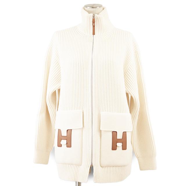 【新品同様】HERMES エルメス ニット ジャケット 2022AW H ロゴ レザーパッチ ミドルゲージ ジップアップ スタンドカラー ウール100％ レディース サイズ 36 アイボリー ライトブラウン イタリア製 2H2204DAの通販は