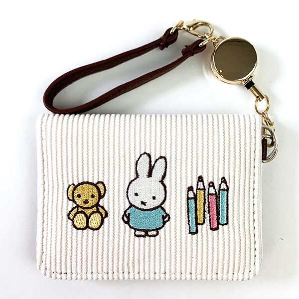 ミッフィー Miffy オープンパスケース ワッペンシリーズ Wh パスケース 定期入れ カード入れ ホワイト グッズ Mcor の通販はau Pay マーケット Perfect World Tokyo