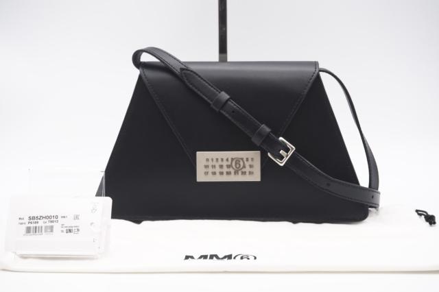 ☆安心の3大保証☆ ABランク ≪MAISON MARGIELA メゾン マルジェラ/ショルダーバッグ≫ SB5ZH0010 MM6 ロゴ フォールドオーバー レザー ミディアムの通販は