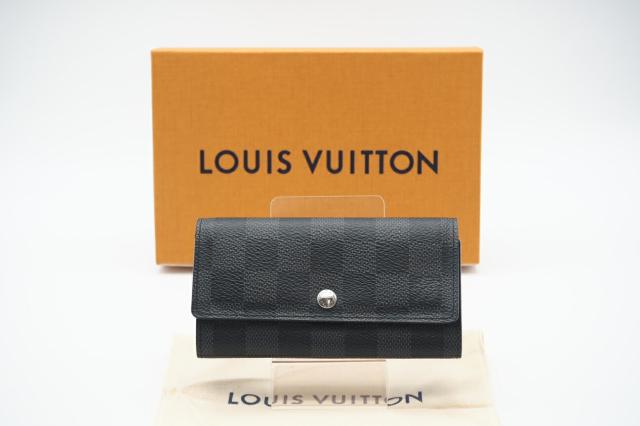 ☆安心の3大保証☆ ABランク ≪LOUIS VUITTON ルイ ヴィトン/ジッピーウォレット≫ M80359 モノグラムアンプラント バイ ザ プール マルチカラー ☆安心の３大保証☆ ABランク ≪LOUIS VUITTON ルイ ヴィトン⁄ジッピー