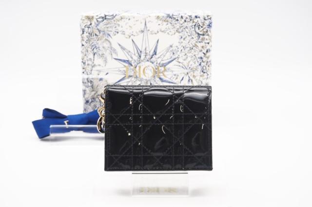 ☆安心の3大保証☆ Aランク ≪Christian Dior クリスチャン ディオール/二つ折り財布≫ S0178OVRB パテントレザー Lady Dior ウォレット ミニ ブラックの通販は