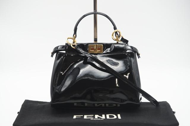 ☆安心の3大保証☆ ABランク ≪FENDI フェンディ/2WAYバッグ≫ 8BN244 ミニ ピーカブー アイコニック パテントレザー ブラック 送料無料