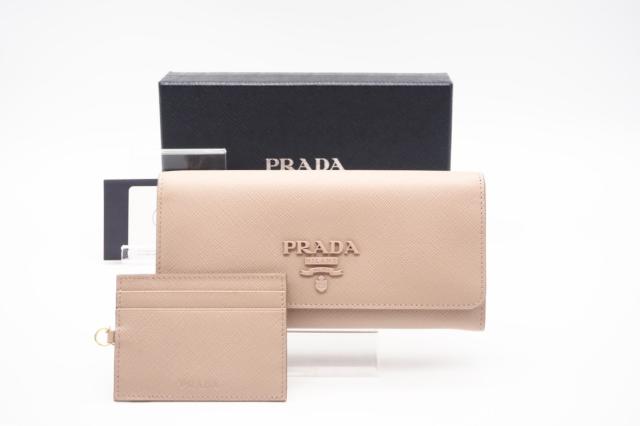 ☆安心の3大保証☆ Aランク ≪PRADA プラダ/二つ折り長財布≫ 1MH132 ロゴプレート サフィアーノ シャイン ベージュ カードケース付 送料無料