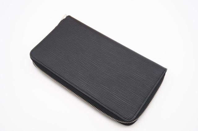 ルイヴィトン エピ ジッピーオーガナイザー ラウンドファスナー長財布