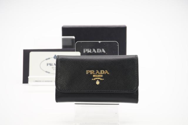 超美品　PRADA　プラダ　キーケース　サフィアーノ　レザー　6連　ブラック PRADA ブラック サフィアーノレザー キーケース6連 PRADA プラダ
