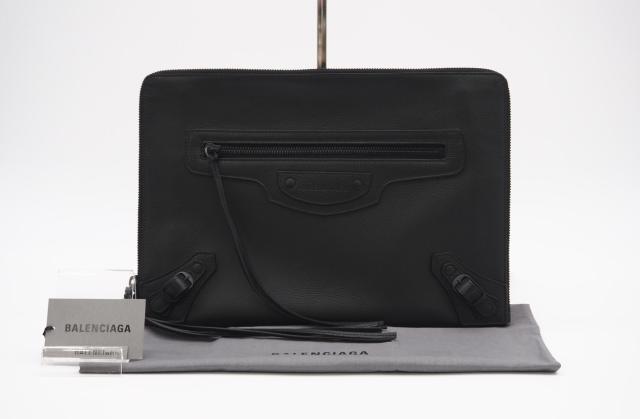 W*!様 バレンシアガ　クラッチバッグ BALENCIAGA】LOGO CLUTCH (BALENCIAGA/クラッチバッグ) 95261549