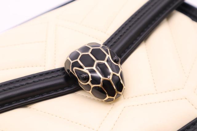 ☆安心の3大保証☆ Aランク ≪BVLGARI ブルガリ/ショルダーバッグ≫ 289944 セルペンティ レザー ダイヤモンド ブラスト ベージュ ブラック 送料無料 ショルダーバッグ
