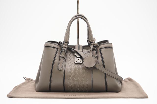 ☆安心の3大保証☆ Aランク ≪BOTTEGA VENETA ボッテガ ヴェネタ/ラウンドファスナー長財布≫ 748054 カセット ジップアラウンド ネイビー レッド ☆安心の3大保証☆ Aランク ≪BOTTEGA VENETA ボッテガ