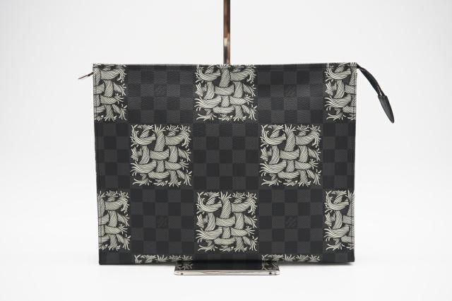 ★3日以内返品可★ LOUIS VUITTON ルイ ヴィトン ダミエ グラフィット クリストファーネメス ポシェット ヴォワヤージュ N61234 グレー ブラック
