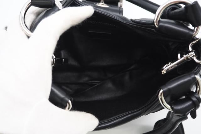 ☆3日以内返品可☆ PRADA プラダ 1BA381 パデッドナッパ レザー ムーン