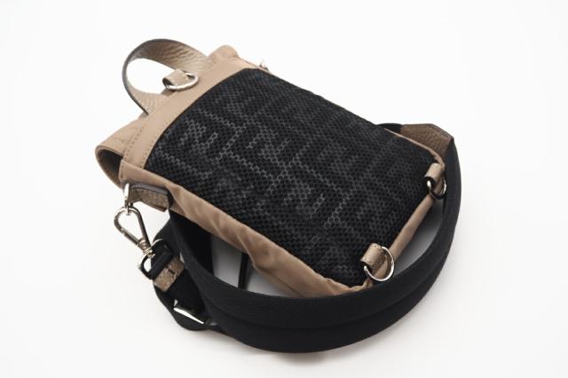 ☆3日以内返品可☆ FENDI フェンディ 7VZ068 ナイロン ズッカ