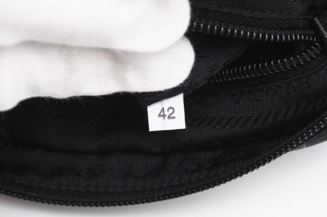 ★3日以内返品可★ 極美品 PRADA プラダ ナイロン テスートスマルト ロゴポーチ 1NE021 ポーチ ブラック ナイロン レディース_11
