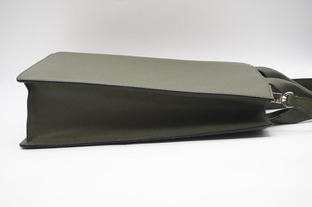 ★3日以内返品可★ 美品 Valextra ヴァレクストラ ソフトカーフスキン ボクシィ ミリタリー WBBX0044028LRL99VM 2wayショルダーバッグ カーキ カーフレザー レディース_7