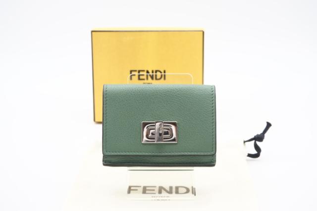 ☆3日以内返品可☆ 極美品 FENDI フェンディ ピーカブー ウォレット 三