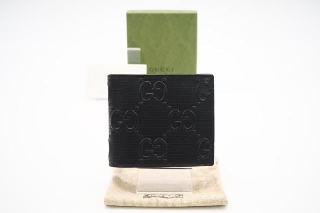 ★3日以内返品可★ 極美品 GUCCI グッチ GGエンボス レザー コンパクトウォレット 625555 二つ折り財布 ブラック レザー メンズ