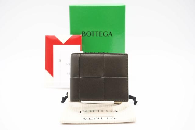★3日以内返品可★ 極美品 BOTTEGAVENETA ボッテガヴェネタ イントレチャート大 レザー カセット バイカラー 二つ折りコンパクトウォレット カーキ ベージュ 649603 二つ折り財布 バイカラー カーキ レザー メンズ