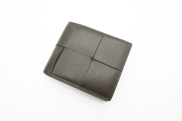 ★3日以内返品可★ 極美品 BOTTEGAVENETA ボッテガヴェネタ イントレチャート大 レザー カセット バイカラー 二つ折りコンパクトウォレット カーキ ベージュ 649603 二つ折り財布 バイカラー カーキ レザー メンズ_3