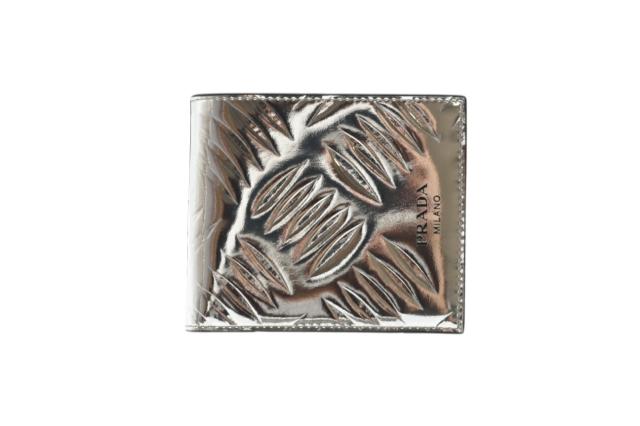 ★3日以内返品可★ 極美品 PRADA プラダ パテントレザー コンパクト二つ折り財布 2MO513 二つ折り財布 シルバー　ブラック パテントレザー メンズ_1