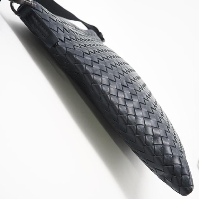 ★3日以内返品可★ 美品 BOTTEGAVENETA ボッテガヴェネタ イントレチャート中 なめし革 クロスボディバッグ 577534 ショルダーバッグ 米国海軍 カーフレザー メンズ