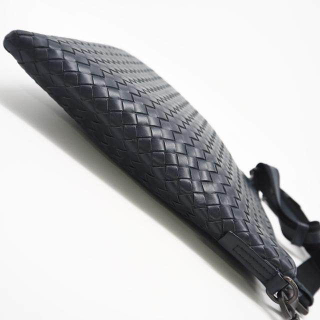 ★3日以内返品可★ 美品 BOTTEGAVENETA ボッテガヴェネタ イントレチャート中 なめし革 クロスボディバッグ 577534 ショルダーバッグ 米国海軍 カーフレザー メンズ