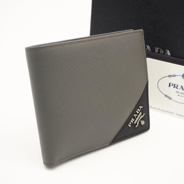 ★3日以内返品可★ 極美品 PRADA プラダ サフィアーノ メタルロゴ レザー コンパクトウォレット 2MO513 二つ折り財布 グレー ネイビー サフィアーノ メンズ