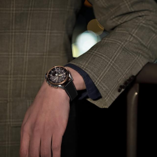 シチズン アテッサ ブラックチタンシリーズ ムーンフェイズ ルナ