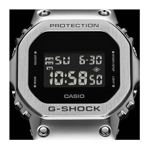 【新品】G-SHOCK GM-5600-1JF メタル 反転液晶腕時計(デジタル)