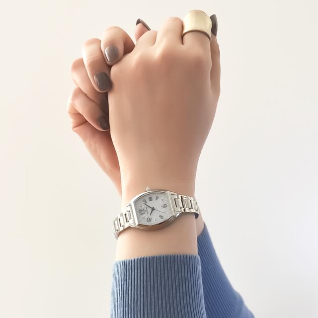 ザ クロックハウス 腕時計 レディース ブランド ソーラー 防水 秒針 日付 トノー Lbc1005 Wh1a おしゃれ きらきら 代 30代 40 代 学生 の通販はau Pay マーケット ザ クロックハウス Au Pay マーケット店