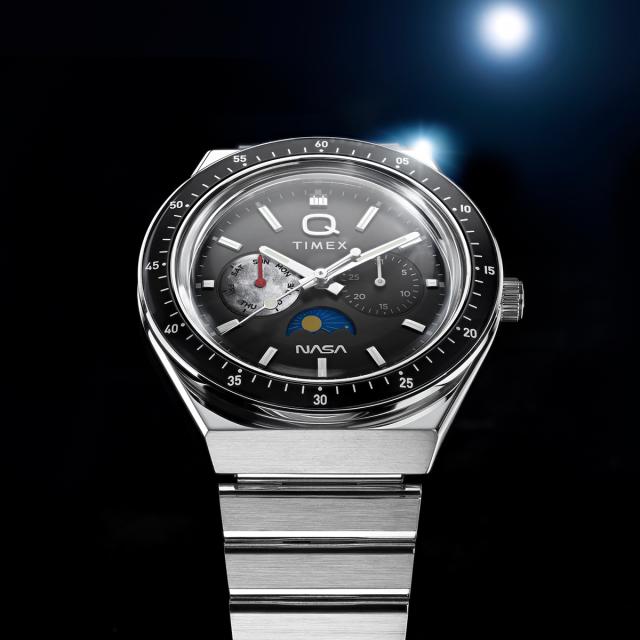 4月17日発売 タイメックス Q Timex NASA コラボレーションモデル アポロ17号 TW2Y56700 メンズ 腕時計 クオーツ 電池式 サン&ムーン_9
