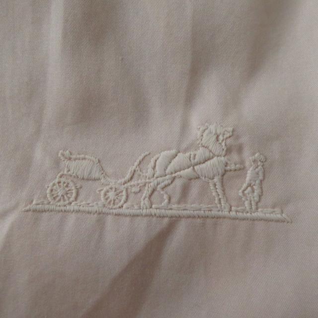 【ドンドン見直し】極美品◎正規品 仏製 エルメス 2022年 刺繍入り セリエボタン Aライン 長袖 ロングシャツ ベビーピンク 34 タグ付 ドンドン見直し】極美品◎正規品 仏製 エルメス 2022年 刺繍入り