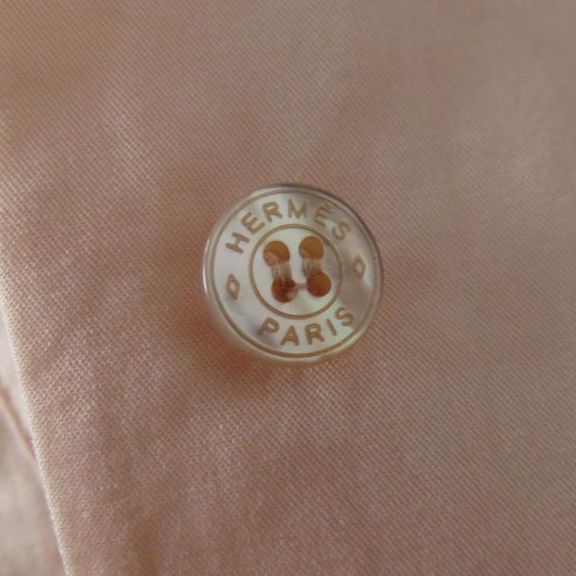 【ドンドン見直し】極美品◎正規品 仏製 エルメス 2022年 刺繍入り セリエボタン Aライン 長袖 ロングシャツ ベビーピンク 34 タグ付 ドンドン見直し】極美品◎正規品 仏製 エルメス 2022年 刺繍入り
