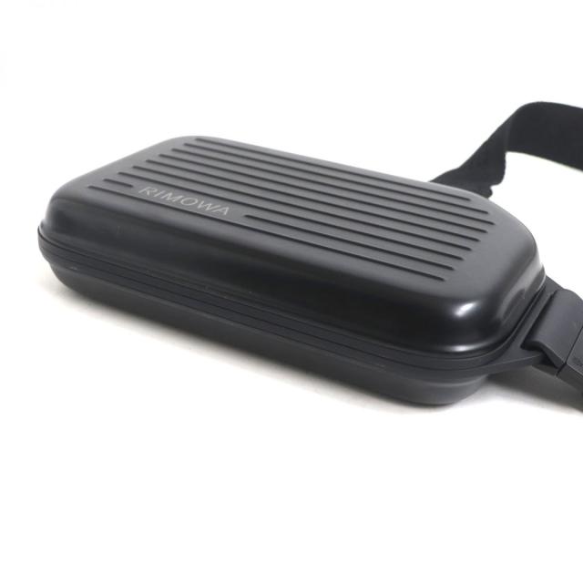 RIMOWA スリングクラッチ ブラック Aluminum Sling Clutch | Black | RIMOWA