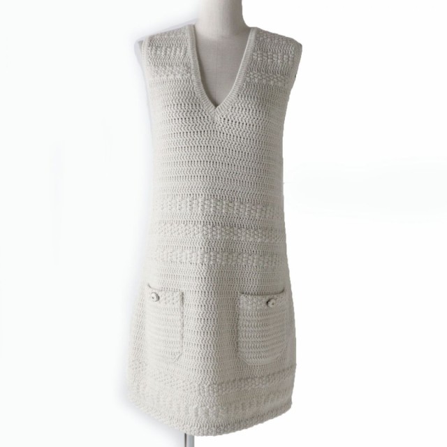 未使用品☆CHANEL シャネル P71387 21B 21年 ココマークボタン付 ノースリーブ Vネック ニットワンピース アイボリー×ラメ 38 イタリア製の通販は
