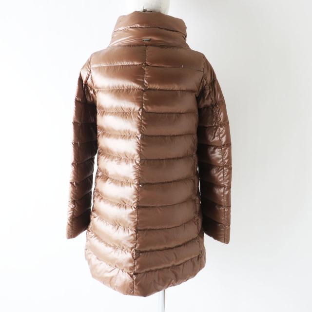 良品 Herno ヘルノ 2022年製 PI0505DIC AMELIA アメリア スタンドカラー ダウンコート ブラウン 38 正規品 レディースの通販は