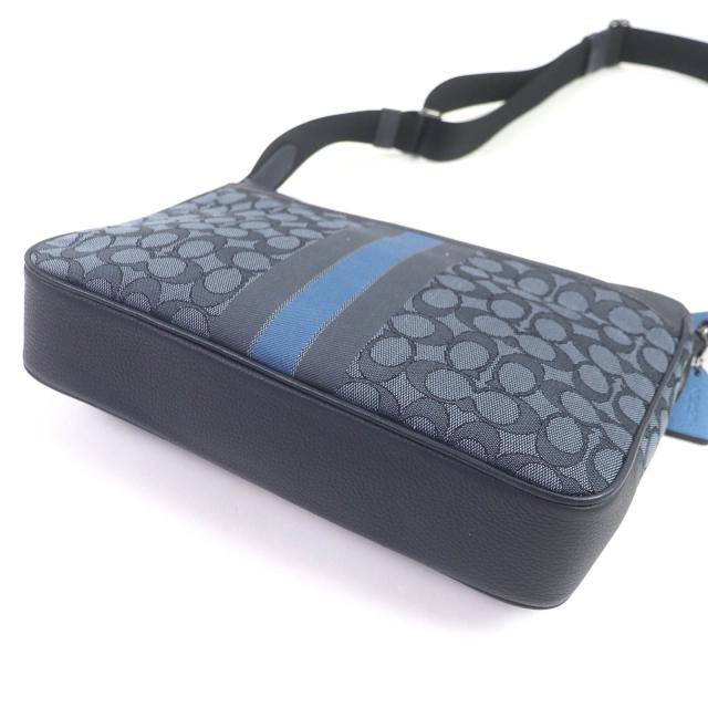 極美品□コーチ 定価72600円 C5291 トンプソン クロスボディ