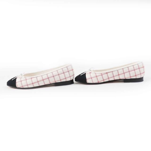 美品◎CHANEL シャネル 24P G45591 バレリーナ ココマーク リボン付 ラムスキン フラットシューズ／バレエシューズ 黒 白 赤 36 箱・袋付_3