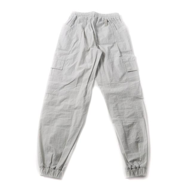 極美品★MONCLER モンクレール 2022年製 PANTALONE コットン100％ ロゴパッチ付 カーゴパンツ ボトムス ライトグレー 38 正規 レディース_2
