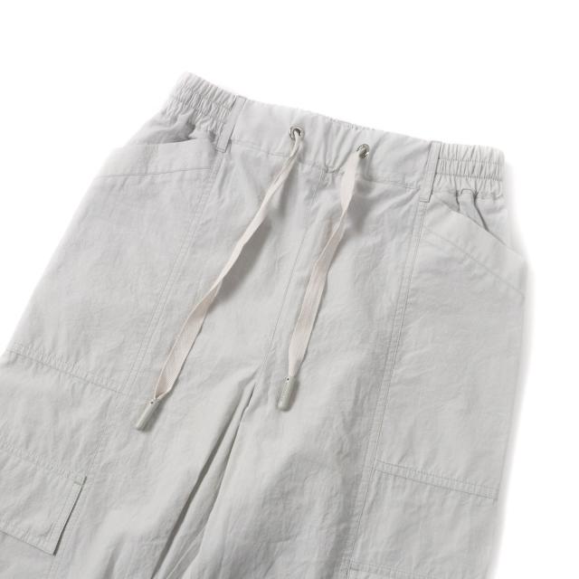 極美品★MONCLER モンクレール 2022年製 PANTALONE コットン100％ ロゴパッチ付 カーゴパンツ ボトムス ライトグレー 38 正規 レディース_3