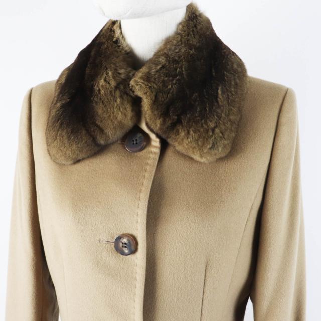 極美品◎FOXEY フォクシー 襟チンチラファー カシミヤ100％ ロゴボタン