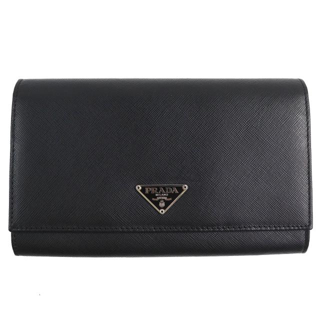 【極美品✨】プラダ サフィアーノ ロゴプレート M608A 財布 二つ折り 美品✨】プラダ 二つ折り 財布 サフィアーノ ロゴプレート