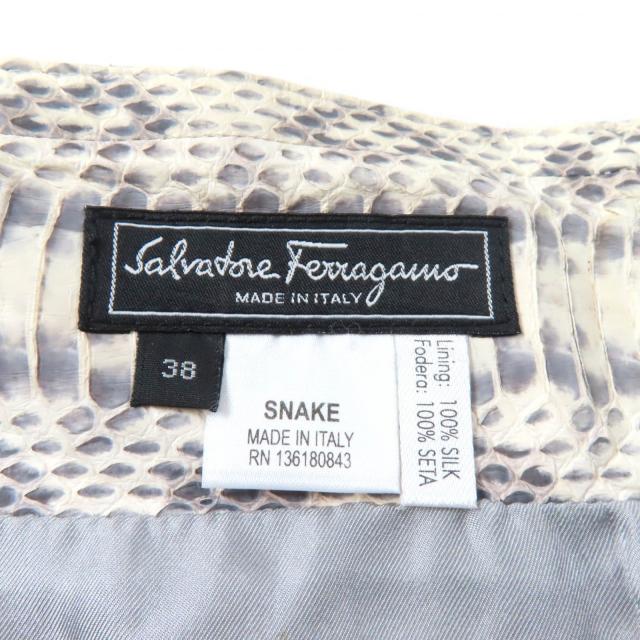 極美品☆Salvatore Ferragamo サルヴァトーレフェラガモ 裏地シルク100