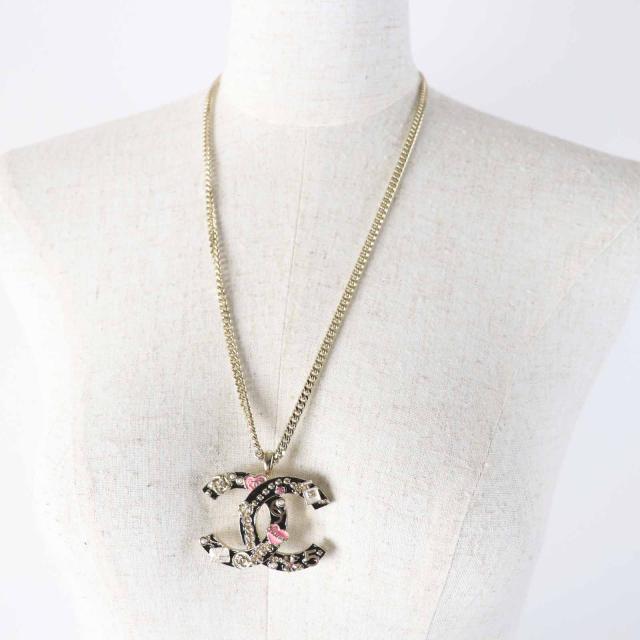 極美品◎CHANEL シャネル B24P ABD325 カメリア 香水 バッグ アイコンデザイン ラージココマーク ネックレス ブラック ゴールド 箱付き